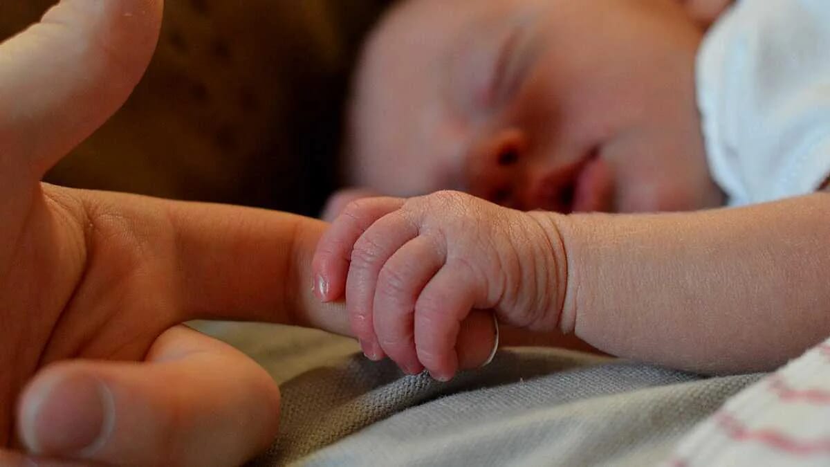 Baby · Geburt · Herausforderung für Mutter Vater und Kind · AVENTIN Storys