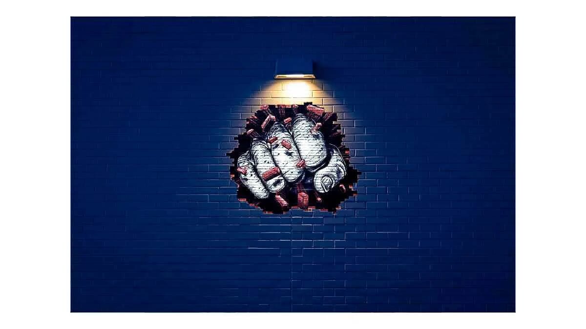 AVENTIN Storys · Faust Mauer Beleuchtung Gewalt