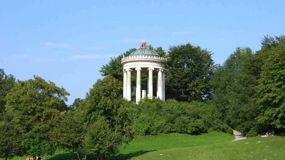 monopteros im englischen garten muenchen 25
